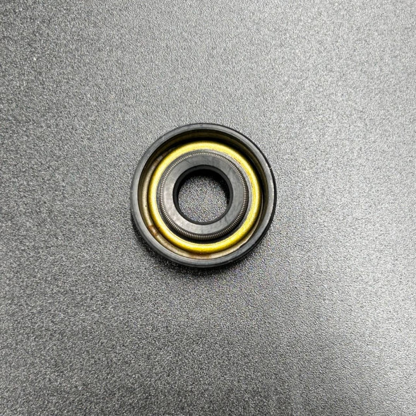 Сальник Tohatsu (369-60223-0) (10x24x8) (Sinera)