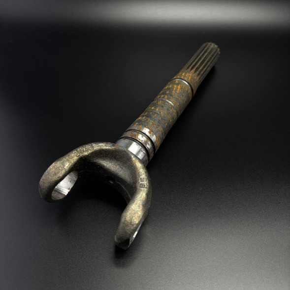 Вилка карданного вала YOKE ASSY-SPLINED QS