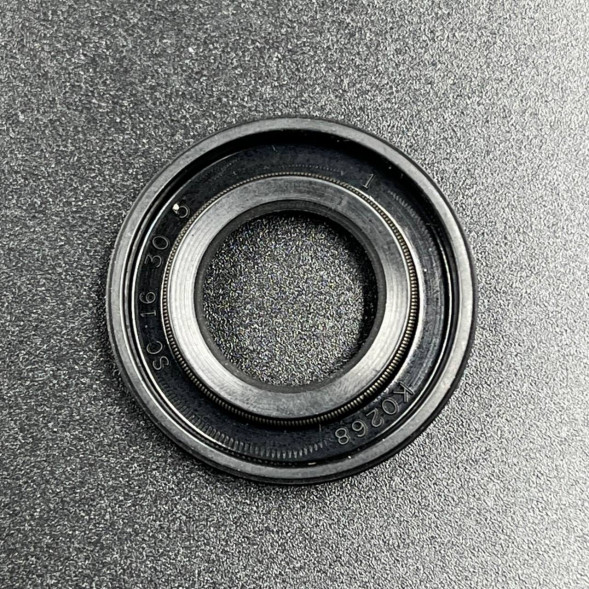 Сальник Yamaha (93101-16M36; 93101-16M01; 93104-16M04) (16x30x5) (KACAWA)