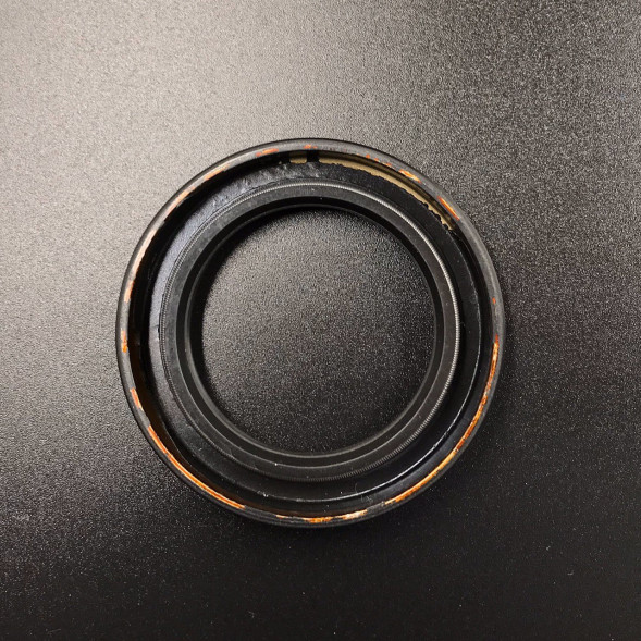 Сальник коленвала (нижний) Honda 25-30,60 (91201-ZE3-004) (35x52x8) (Honda)