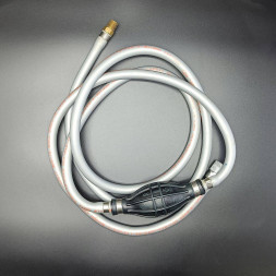 Шланг топливный (внутр. 8,0 мм (5/16"), внешн. 14 мм, дл. 2,44 м) с грушей и коннекторами Force (32-