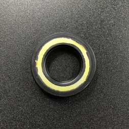 Сальник Yamaha (93101-16M36; 93101-16M01; 93104-16M04) (16x30x5) (Yamaha)