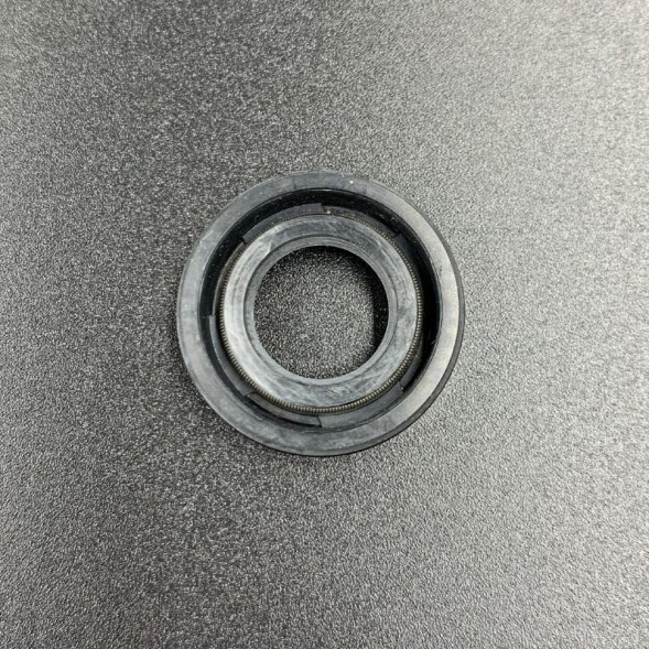 Сальник Suzuki (09282-12002) (12x25x7) (Osaka)