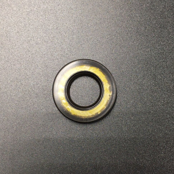 Сальник Yamaha (93101-16001) (16x30x6) (Yamaha)