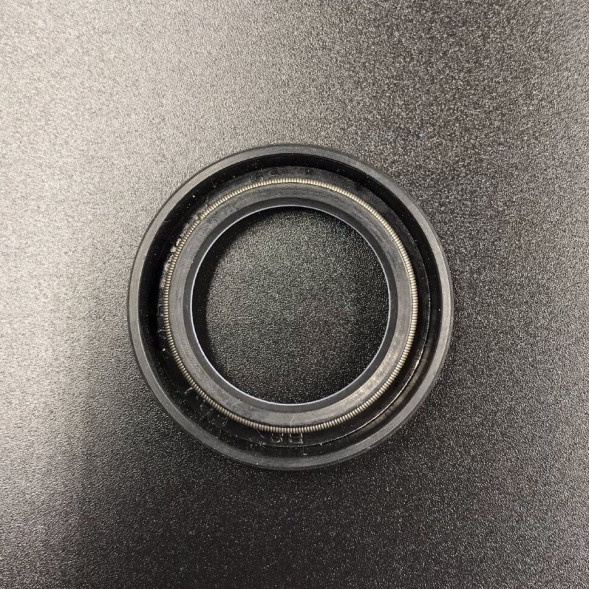 Сальник коленвала Yamaha 20-25N (6L2) (93102-25142) (24.8x38x7) (Sinera)