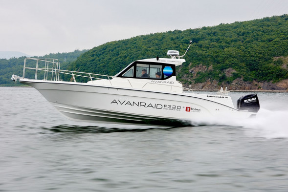 Катер AVANRAID F320 FISHMASTER