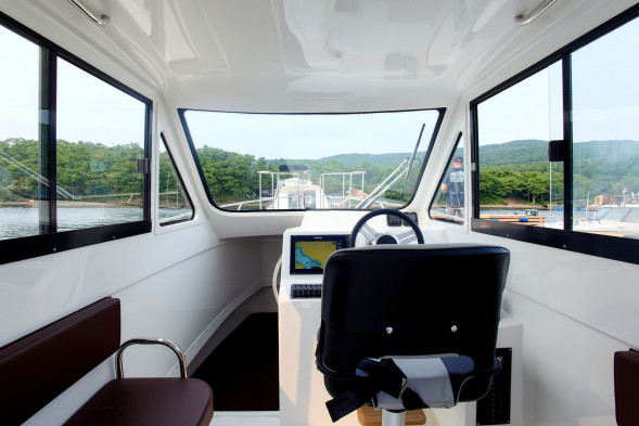 Катер AVANRAID F320 FISHMASTER