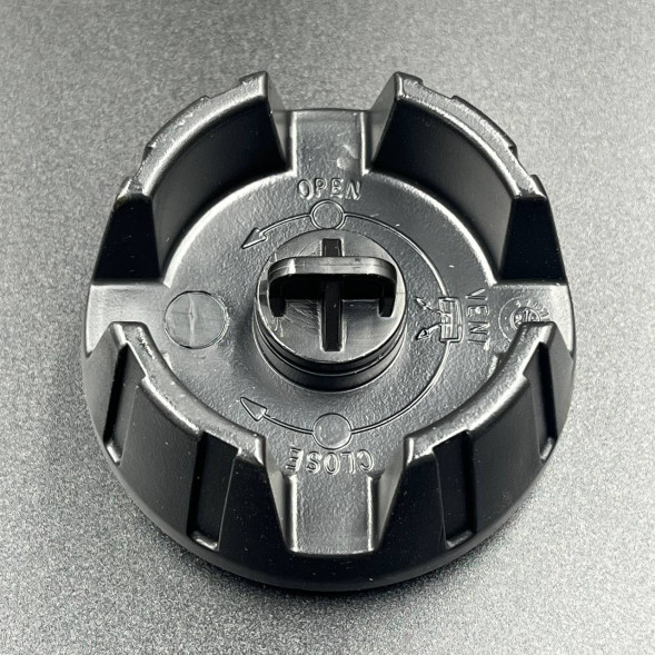 Крышка топливного бака пластиковая(Quicksilver)