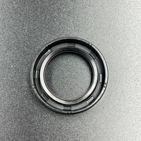 Сальник коленвала Yamaha 20-25N (6L2) (93102-25142) (24.8x38x7) (Osaka)