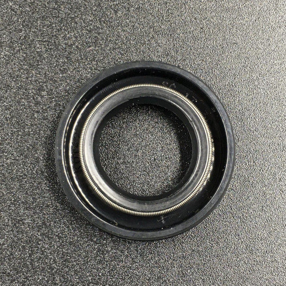 Сальник Yamaha (93101-17054) (17x30x6) (Omax)