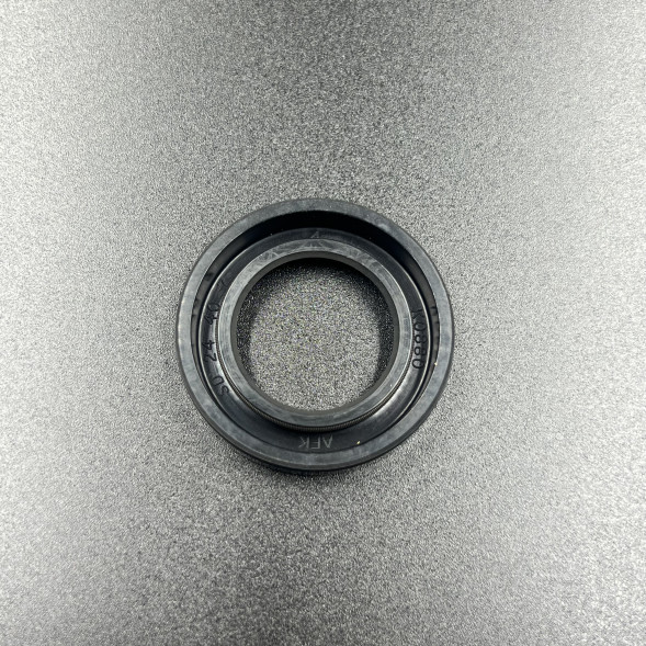 Сальник Suzuki (09282-24004) (24x40x7) (KACAWA)