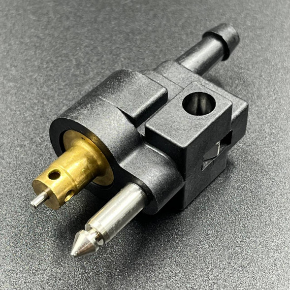 Коннектор топливный Yamaha 4-90, F4-70 (из мотора (папа)) (PREMARINE)
