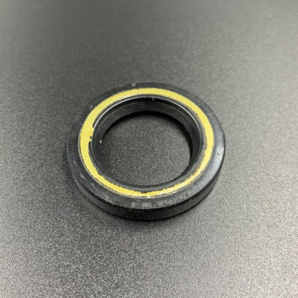 Сальник Suzuki (09289-22007) (22.2x35x5) (Omax 2)