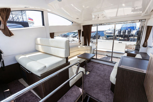 Катер Galeon 390 HTC