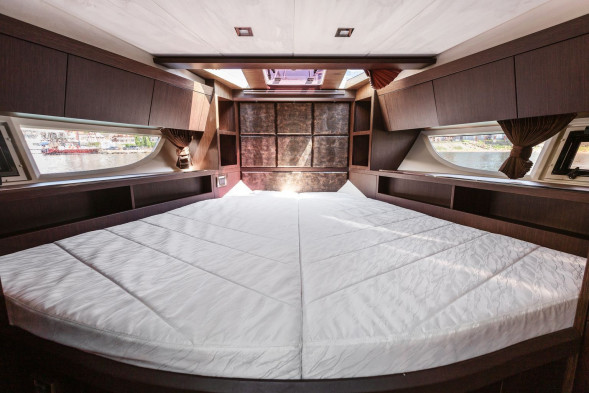 Катер Galeon 390 HTC