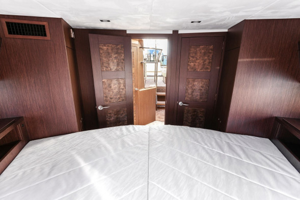 Катер Galeon 390 HTC