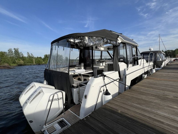 Катер Merry Fisher 895 S2 с моторами 2х225