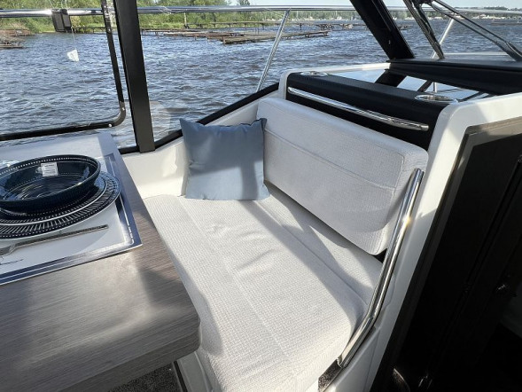 Катер Merry Fisher 895 S2 с моторами 2х225