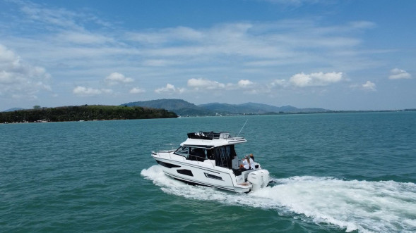 Катер Jeanneau Merry Fisher 1095 Fly с моторами 2х300