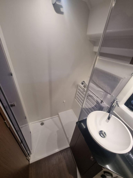 Катер Jeanneau Merry Fisher 1095 Fly с моторами 2х300