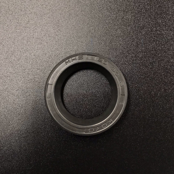 Сальник Suzuki (09282-20003) (20x30x6) (Suzuki)