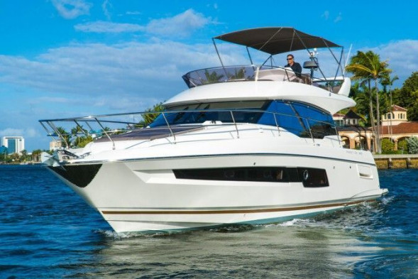 Катер Prestige 460 с моторами 2х440