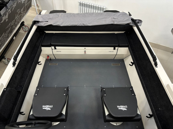 Моторная лодка, Триера 460 FISH_new, белый с Suzuki DF50ATL