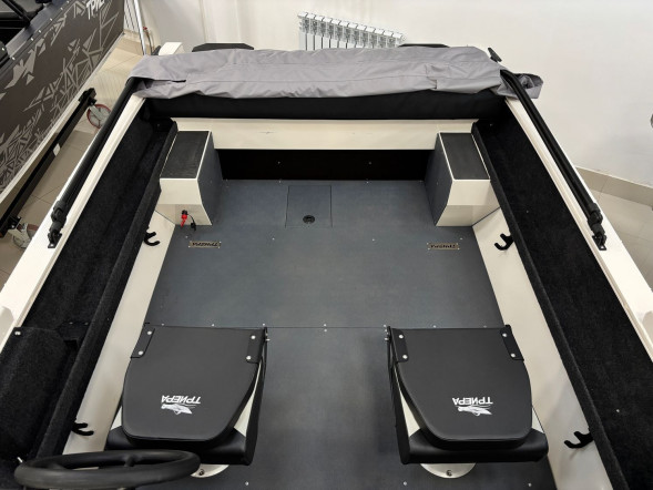 Моторная лодка, Триера 460 FISH_new, белый с Suzuki DF50ATL