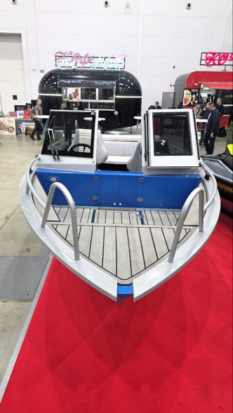 Моторная лодка SMARTLINER R1