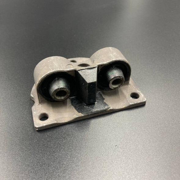 Демпфер опорный резиновый Yamaha 9.9-15 (Верхний) (PREMARINE)