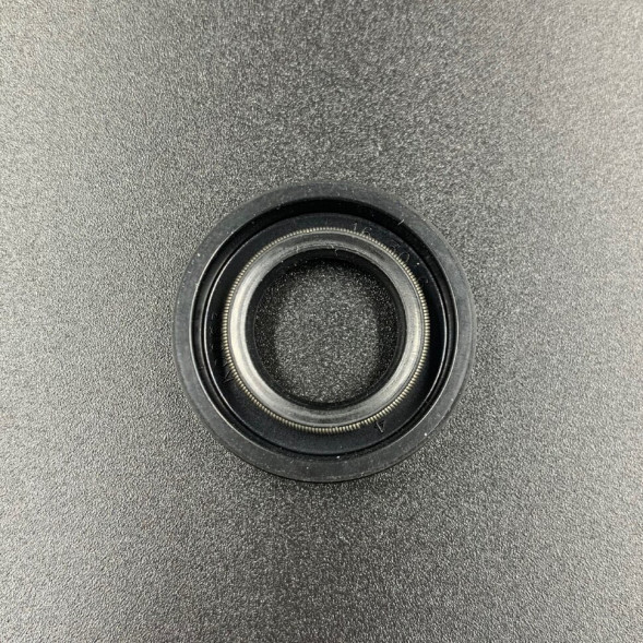 Сальник Suzuki (09289-17006) (16x30x6) (Omax)