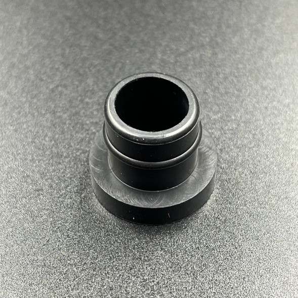 Уплотнение трубки охлаждения Suzuki DT 40-40C, DF 40-50 (нижнее)(Sinera)