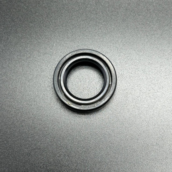 Манжета резинометаллическая OIL SEAL (Quicksilver)