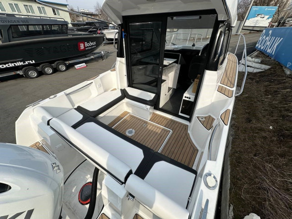 Катер Феникс 700 Cabin белый с Suzuki DF200ATX